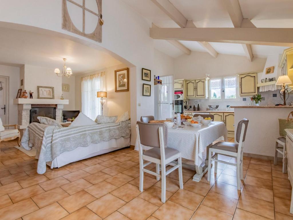 Holiday Home Les Iris by Interhome photo 2