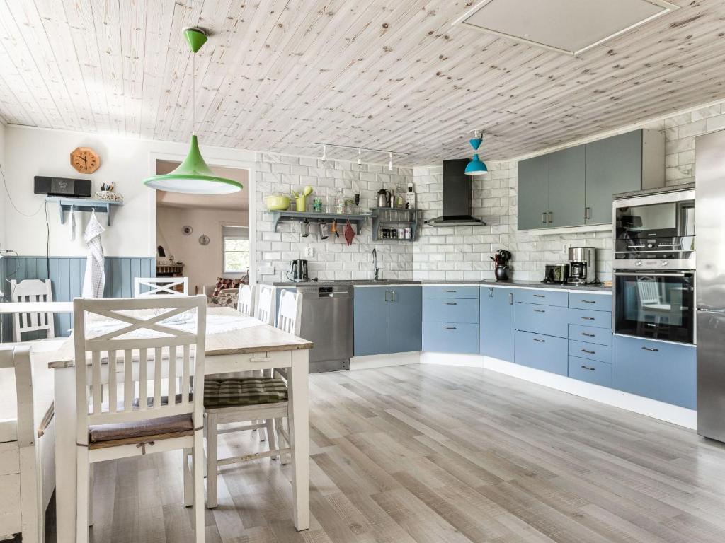 Holiday Home Erikstorp Villan - B photo 3