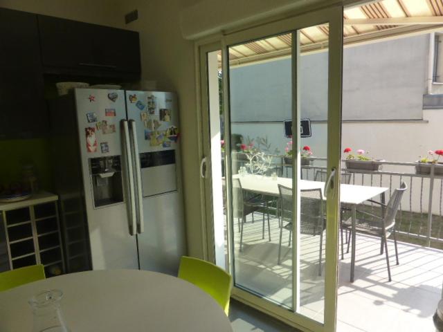 SUPERBE VILLA - MODERNE sur JARDIN 15 Mn de Paris photo 4