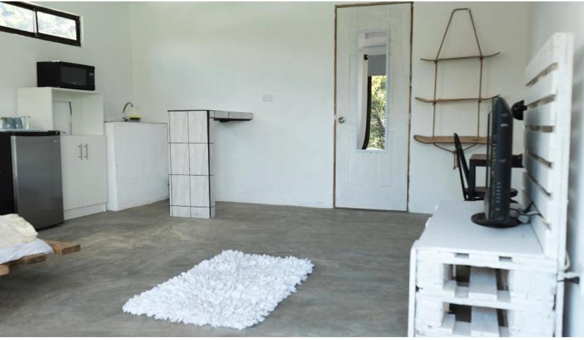 NAPPO Room2 Belén,SJO,5min from airport.NO PARKING photo 1