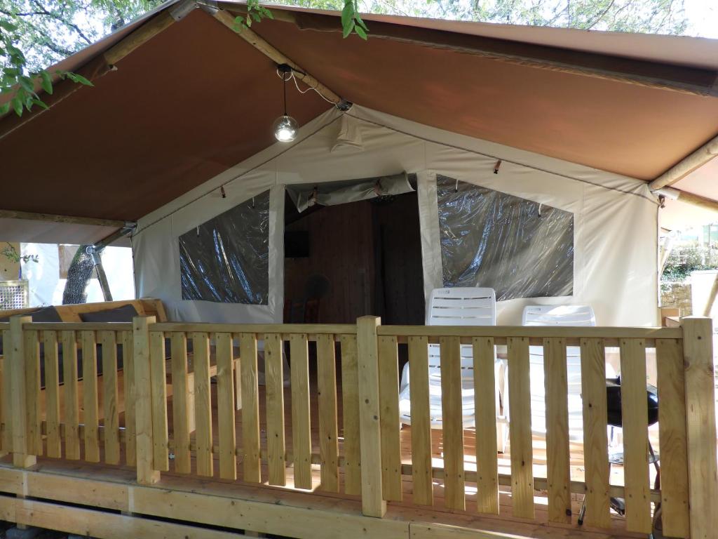Drago Tours LODGE TENT Holiday Deluxe, Lanterna photo 2