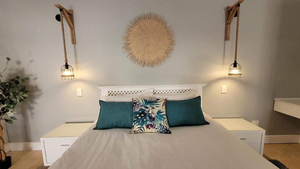 Pelican Cottage - 800m from Beach & Yacht School photo 3