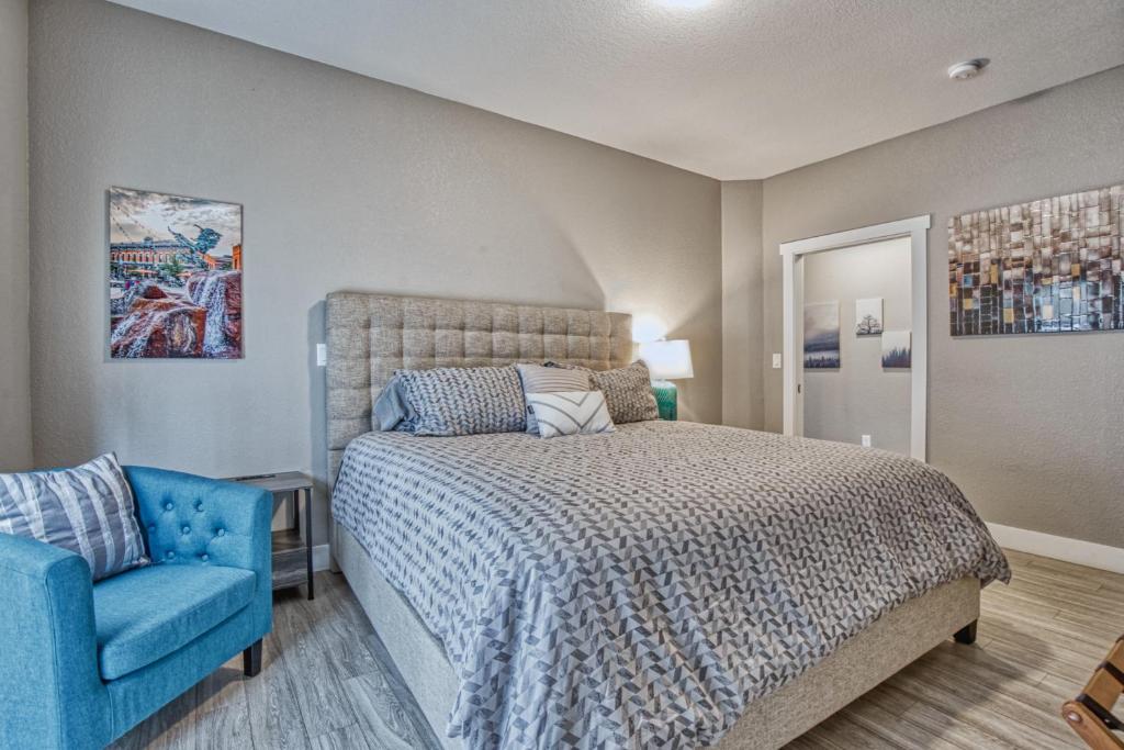 Modern Townhome near Old Town, Breweries, & River! photo 2