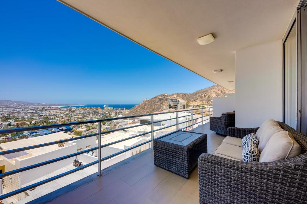 Cabo Pedregal Condo Ocean View and 2 Infinity Pools photo 1