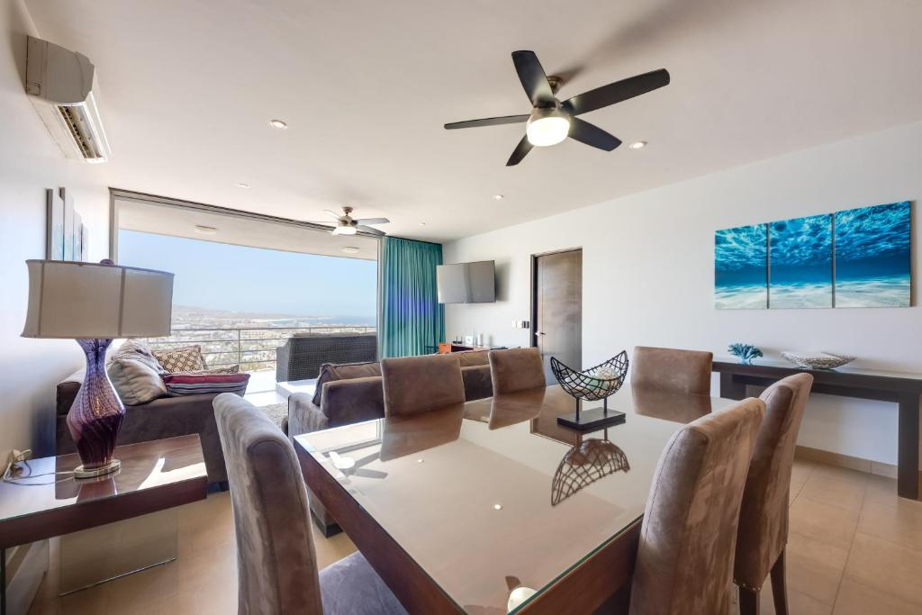 Cabo Pedregal Condo Ocean View and 2 Infinity Pools photo 2