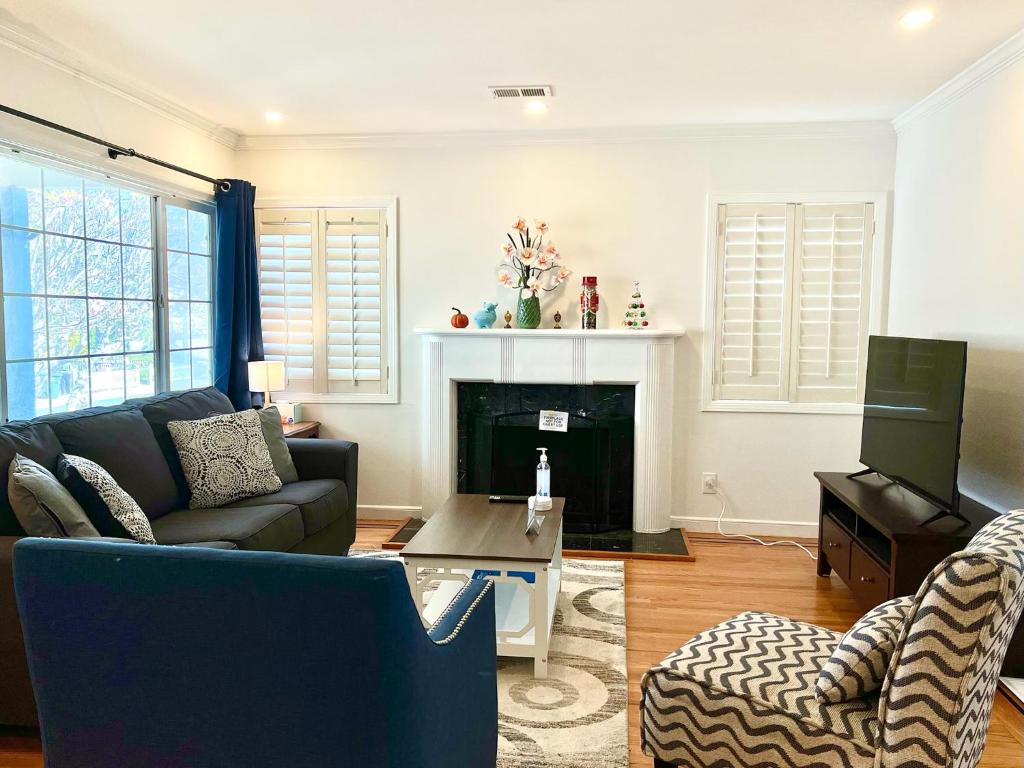 3 bedroom residential home in the lovely town near SFO San Francisco image