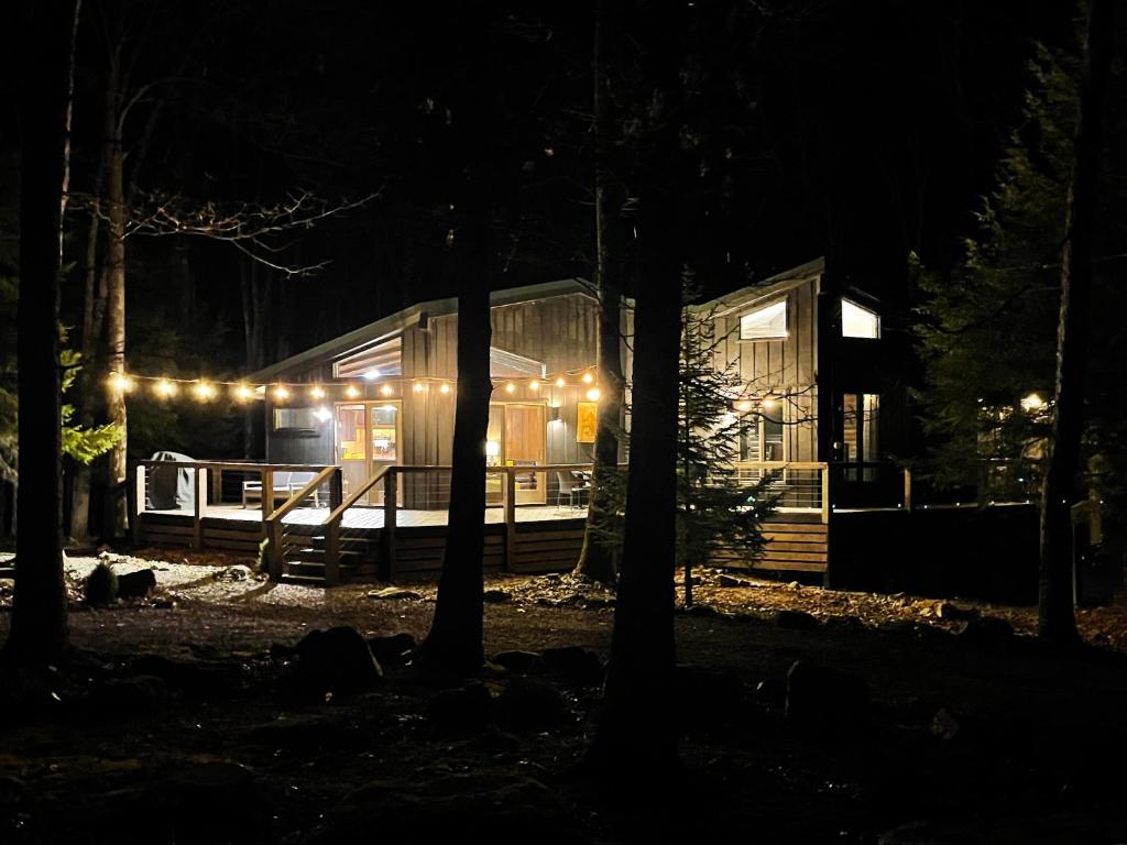 Alpine Lake Cabin Mountain Resort w Lake Access image