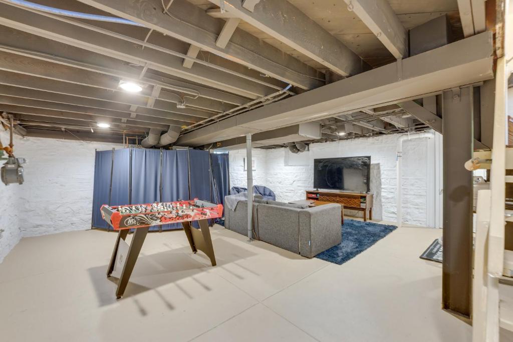 Pet-Friendly St Louis Home with Grill and Backyard photo 4