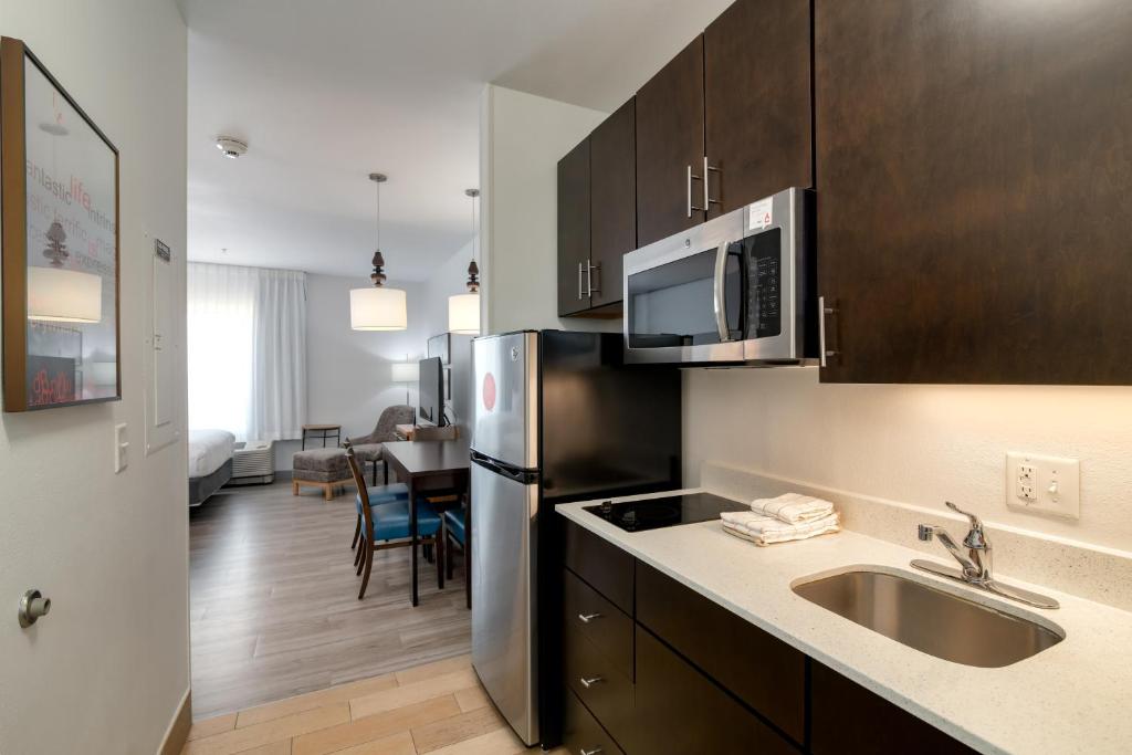 TownePlace Suites by Marriott Dallas McKinney photo 1