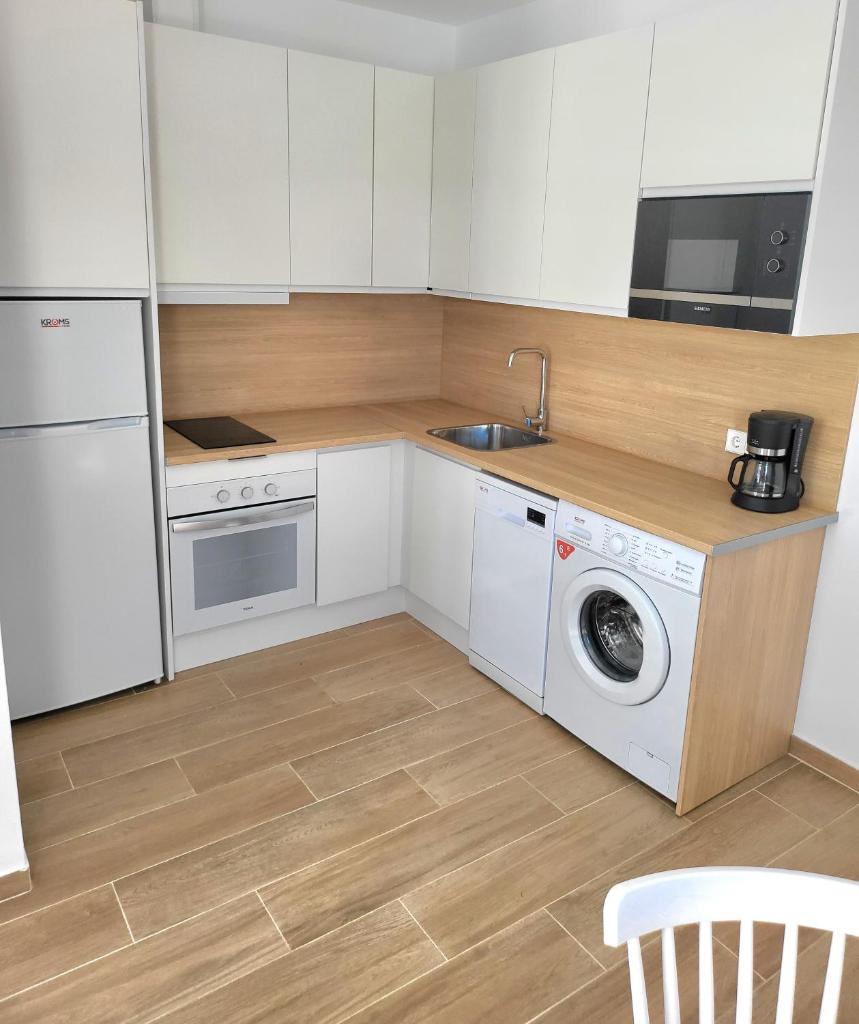 Apartamento nuevo en Planta Baja B con Piscina y Solarium photo 4