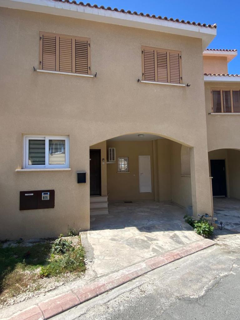 Corner townhouse in Regina Gardens, Pafos photo 3