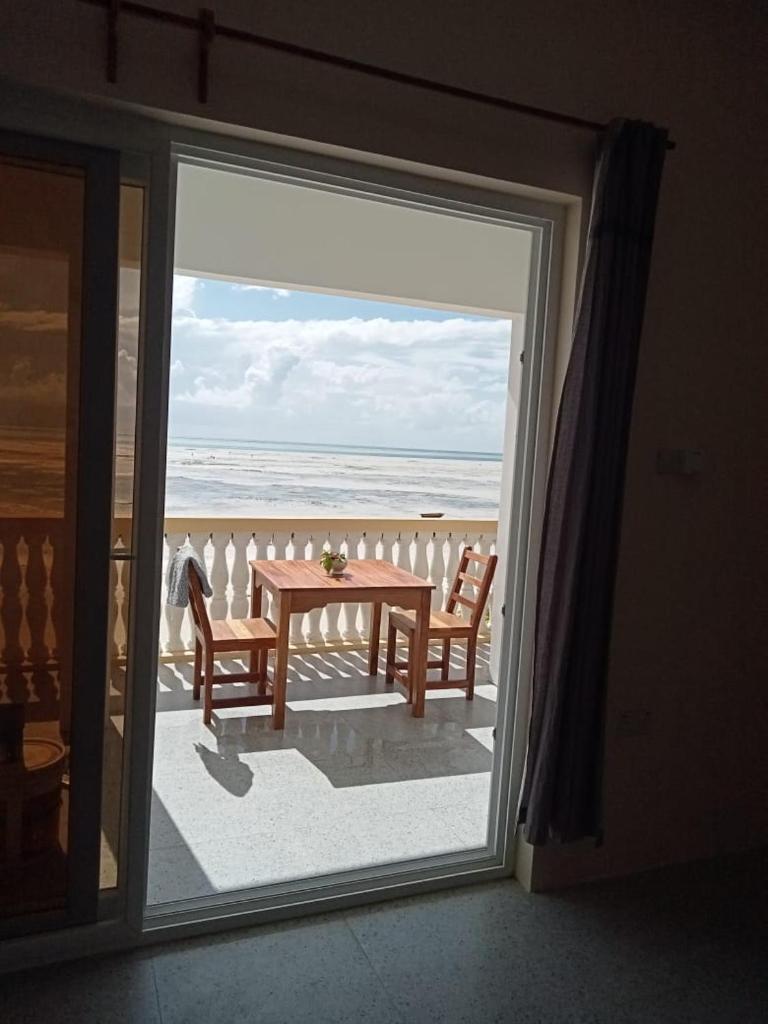 Kome beach Apartment one photo 3