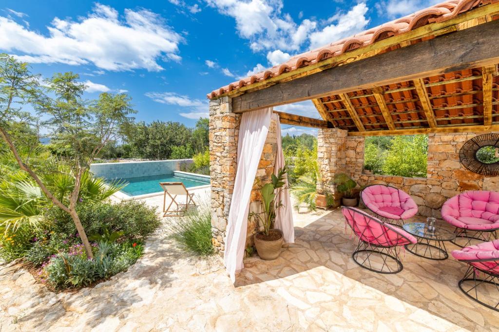 Mai's Cottage