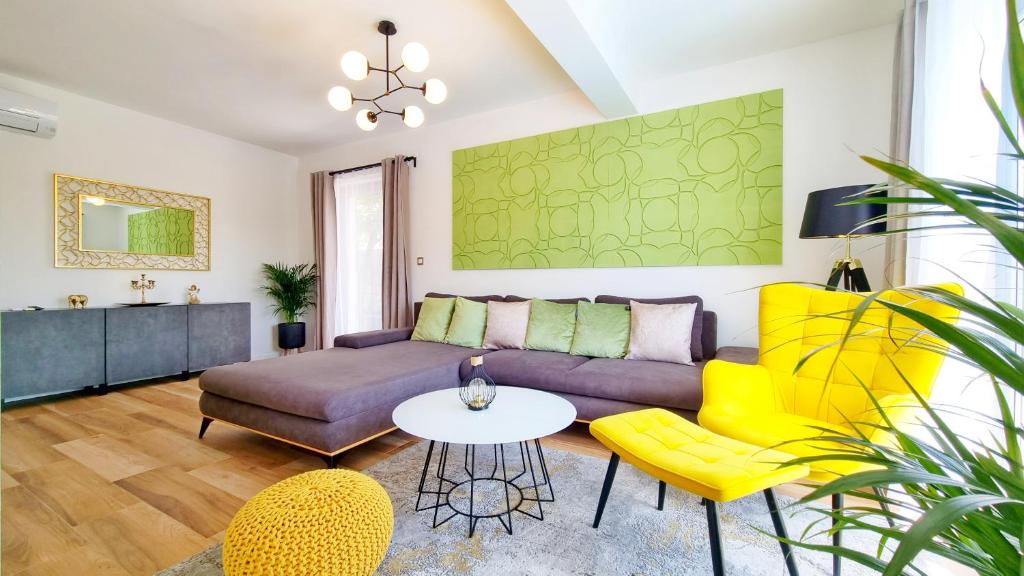 Luxury apartment Viktorija with private pool photo 3