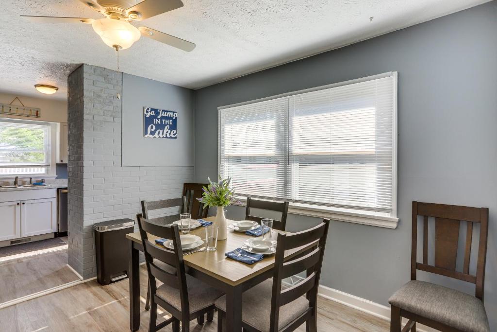 Dog-Friendly Port Clinton Home Walk to Lake Erie! photo 4