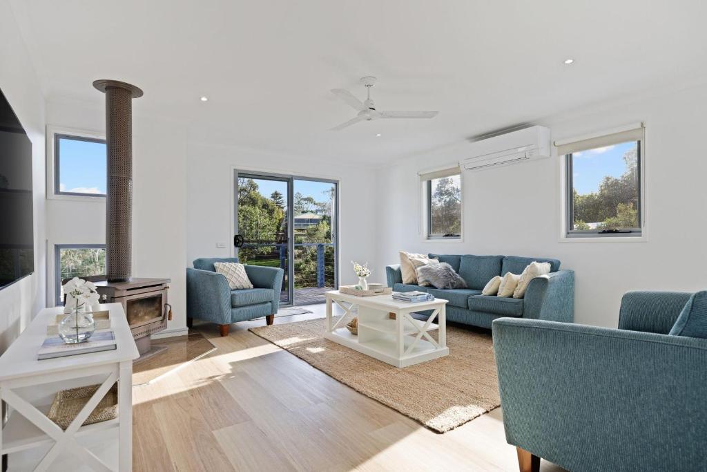 Island Court photo 1