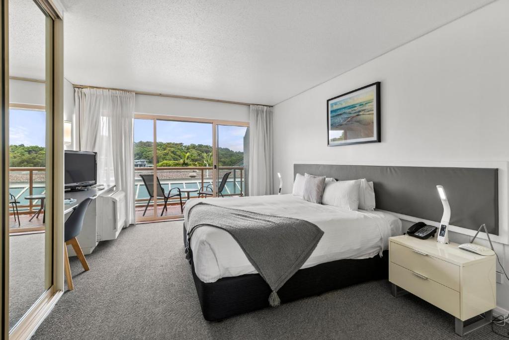 Pacific Bay Resort photo 2