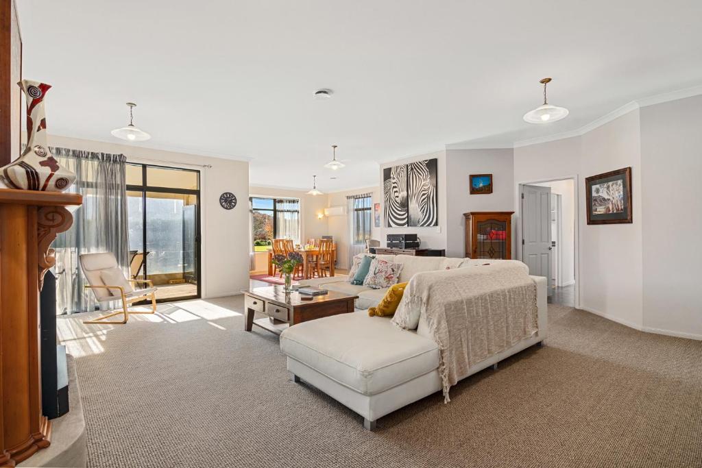 Selmes Sanctuary - Blenheim Holiday Home photo 2