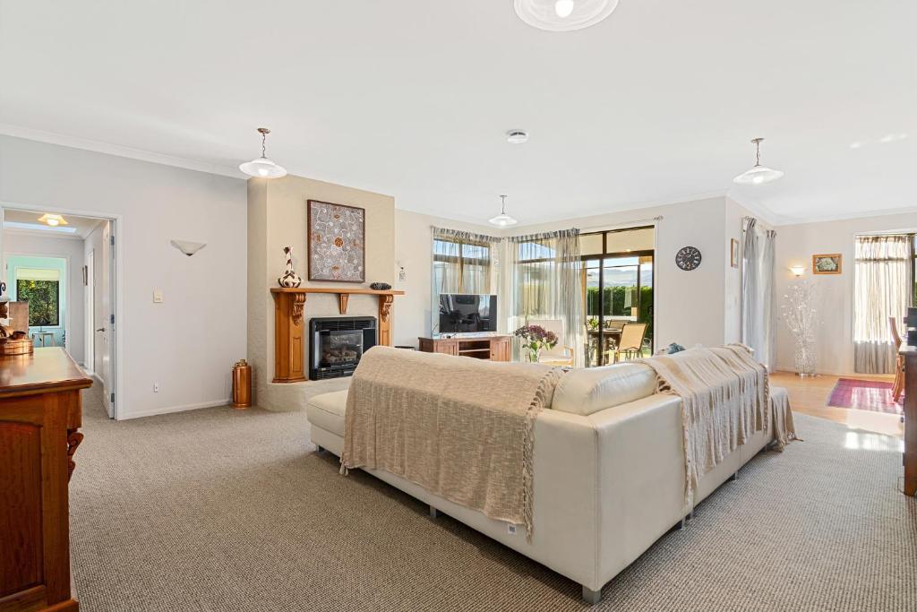 Selmes Sanctuary - Blenheim Holiday Home photo 3