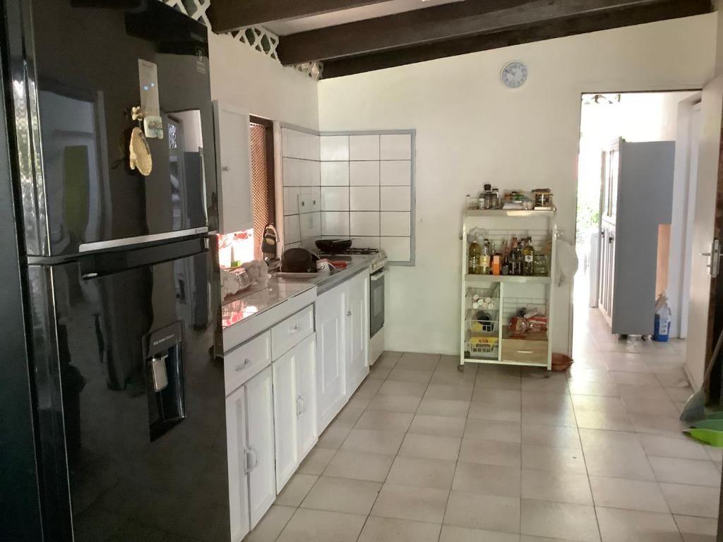 Bora Red Hibiscus Lodge photo 1