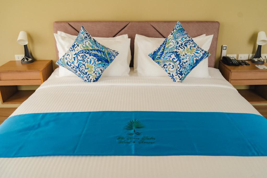 River Palm Hotel and Resort powered by Cocotel - Tap to explore photos
