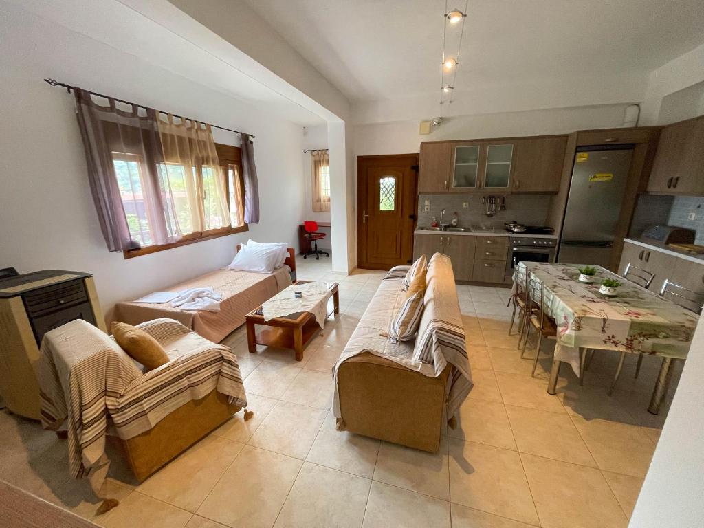 Efi's Guest House photo 4