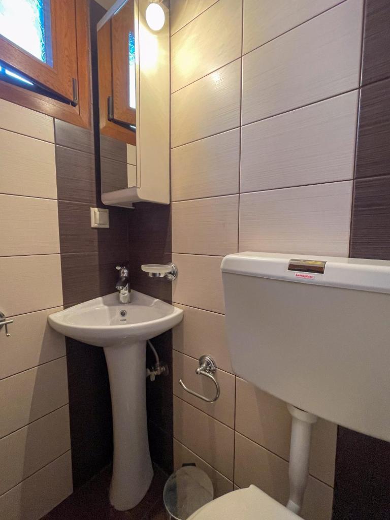 Efi's Guest House photo 3