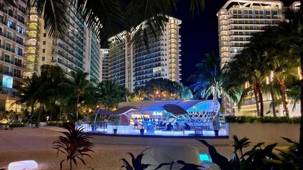 Manila Urban Resort at Azure photo 4