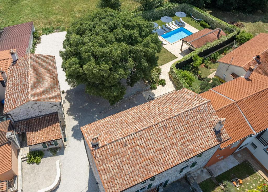 Villa Antonci-18, pool, 3 houses, private territory photo 4