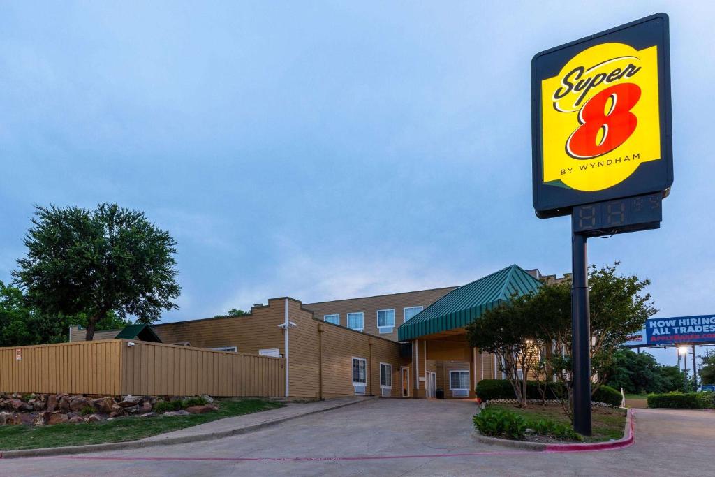 Super 8 by Wyndham Garland/Rowlett/East Dallas area photo 2