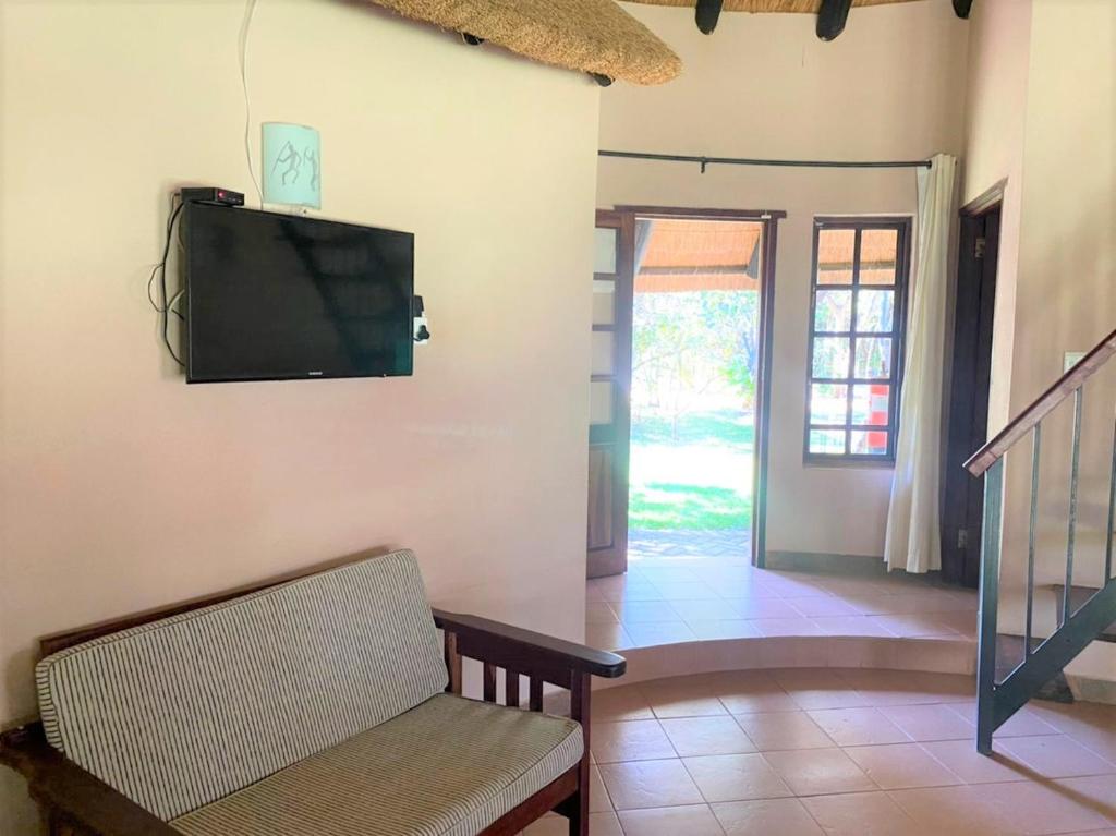 Family Lodge in Natural African Bush - 2115 photo 4