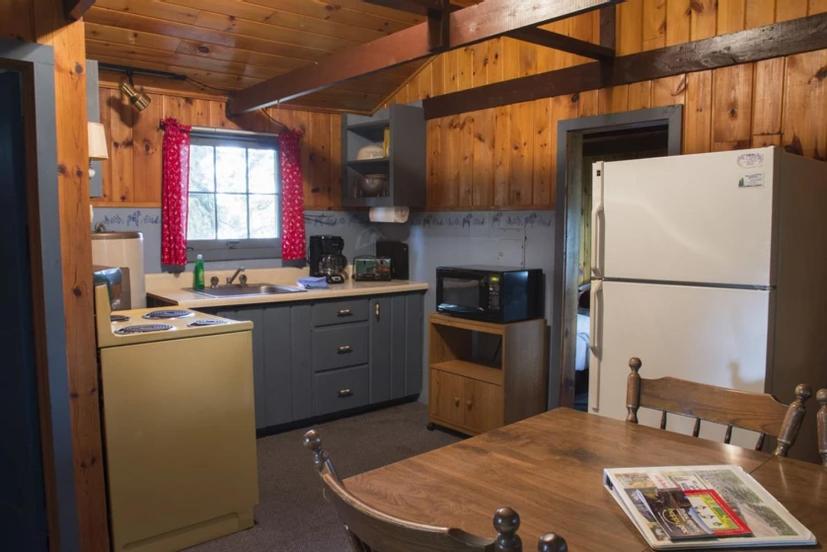 2 Bedroom Riverfront Cabin! Riverside Point Resort photo 3