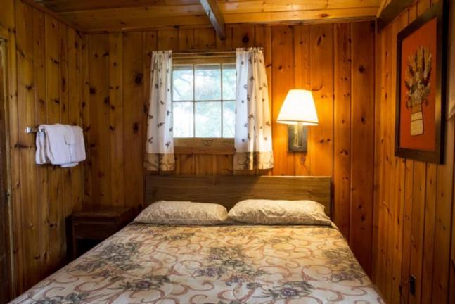 2 Bedroom Riverfront Cabin! Riverside Point Resort photo 4