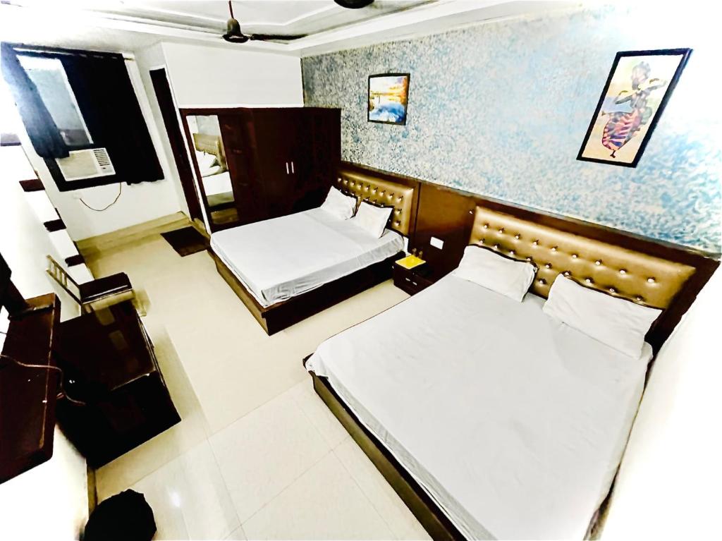 Blossom residency By Dolphin 500 Mtr Taj mahal photo 2