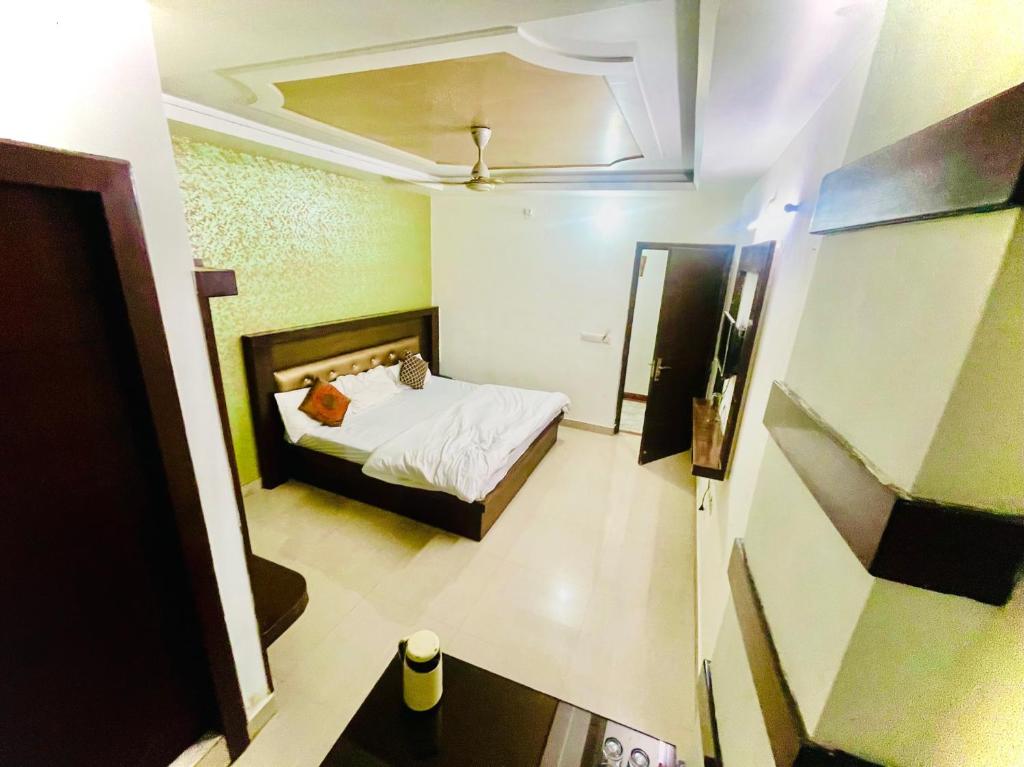 Blossom residency By Dolphin 500 Mtr Taj mahal photo 3