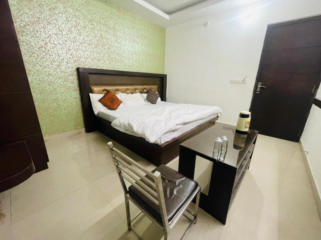 Blossom residency By Dolphin 500 Mtr Taj mahal photo 4