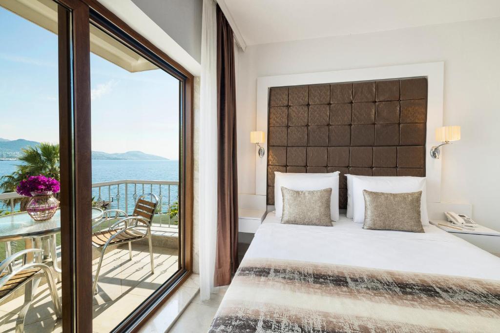 Elite Hotel Yalıkavak, Bodrum - Tap to explore photos