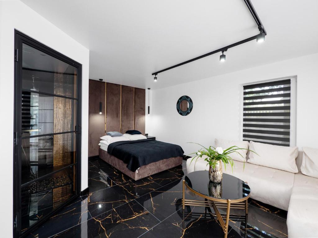 "Apollo" - domek, apartamenty i pokoje z klimatyzacją photo 1