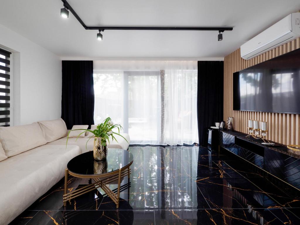 "Apollo" - domek, apartamenty i pokoje z klimatyzacją photo 4