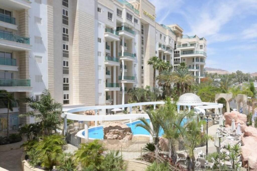Modern 2BR APT Golf Residence