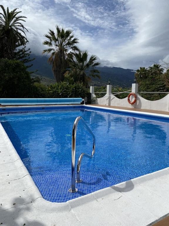 Spacious characterful villa with spectacular views in quiet rural setting. photo 3