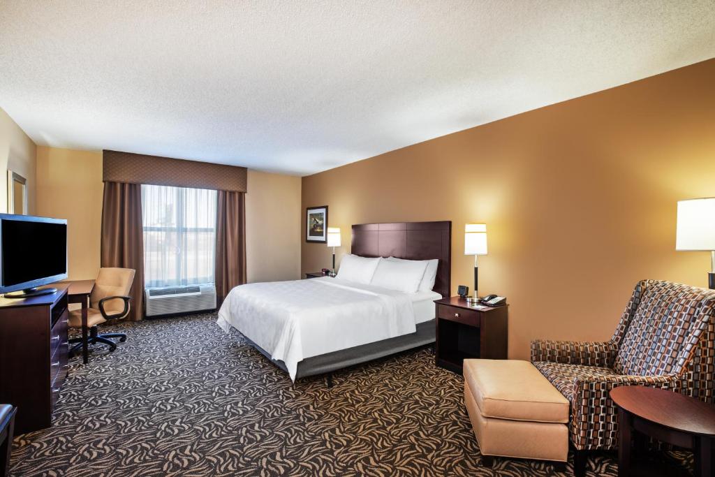 Holiday Inn Ardmore, an IHG Hotel photo 1