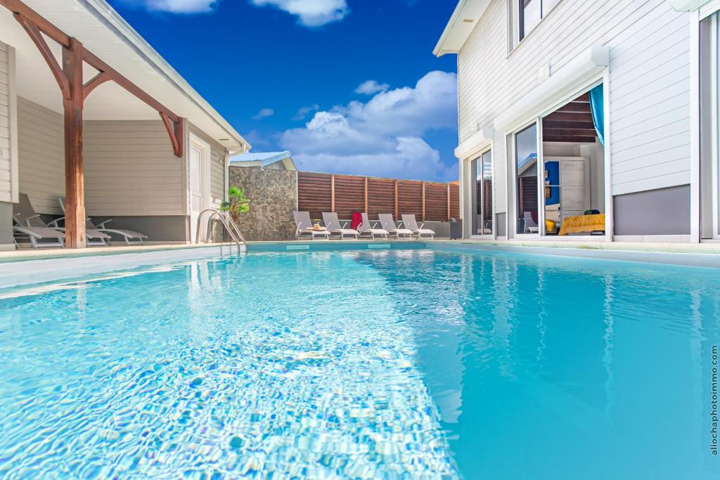 Villa Kaju : grande piscine et proche plage photo 1