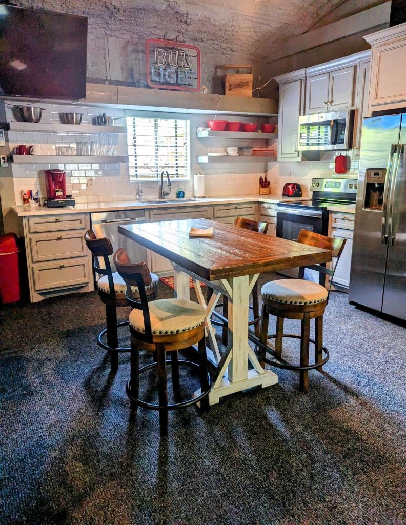 Cozy Barn with Pool Access & Near Lake Conroe photo 2