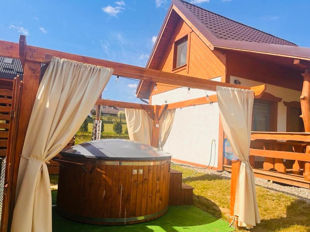 Domek z księżycowego drewna - prywatna balia z jakuzzi na terenie domku na życzenie photo 1