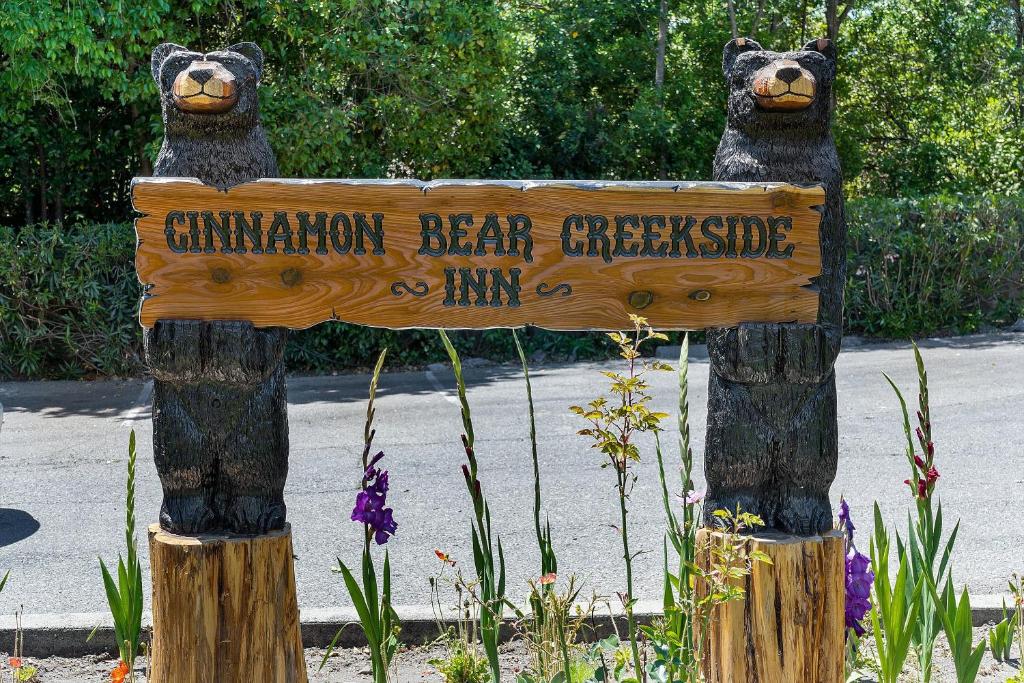 Cinnamon Bear Creekside Inn photo 1