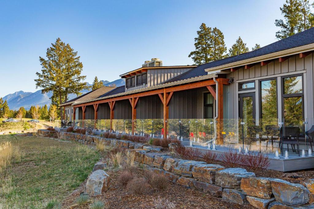 Headwaters Lodge at Eagle Ranch Resort photo 2