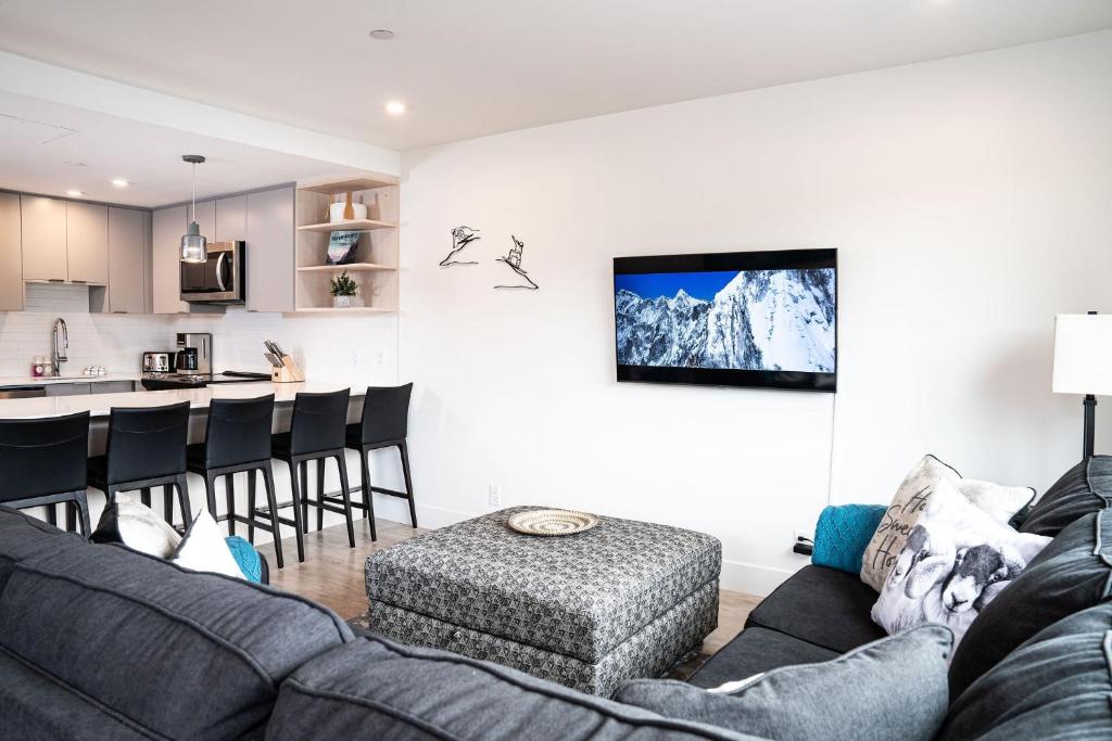 Switchback Suite by Revelstoke Vacations photo 1