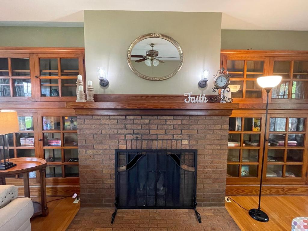 Historic Downtown Brownsburg Home w/Charm photo 3