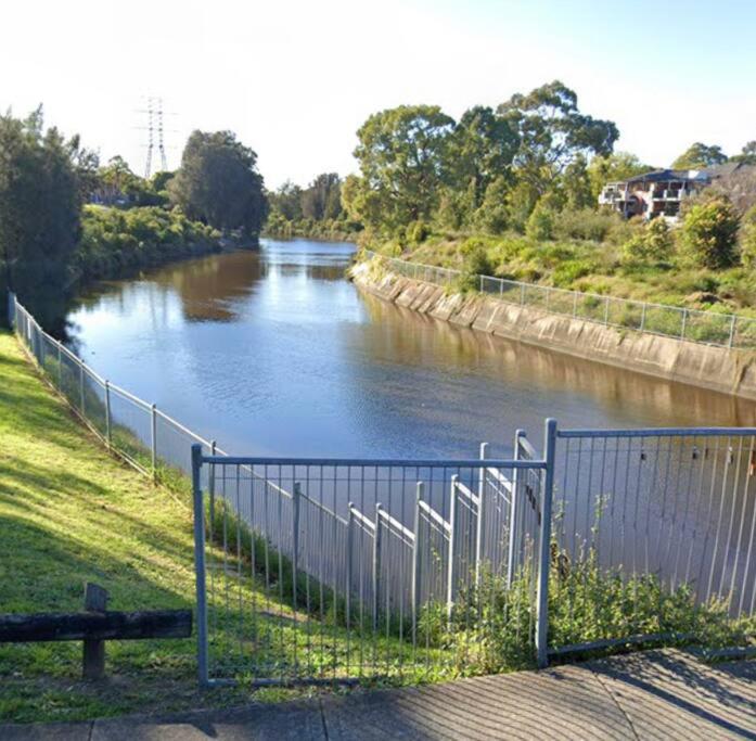 River&Park view 2bedroom Apt&Free parking by Sophia photo 1